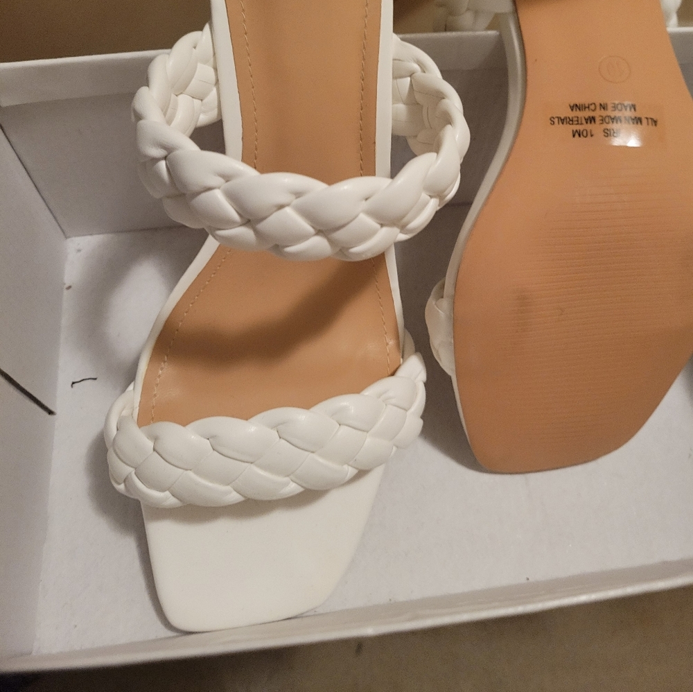 Braided slip on sandles 10M